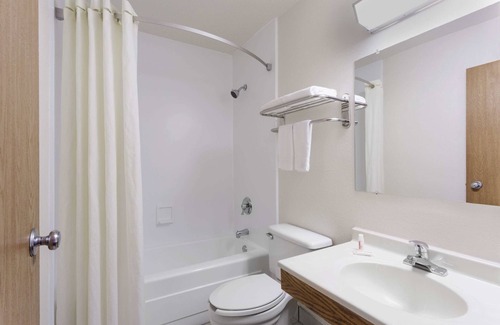 Dumfries Hotel | Super 8 by Wyndham Dumfries/Quantico