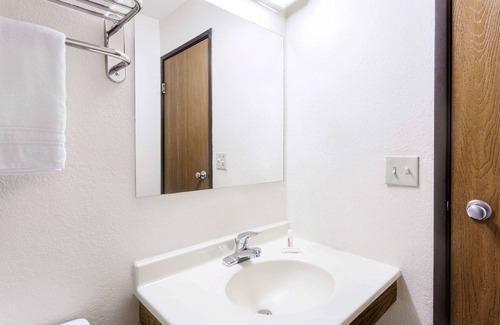 Dumfries Hotel | Super 8 by Wyndham Dumfries/Quantico