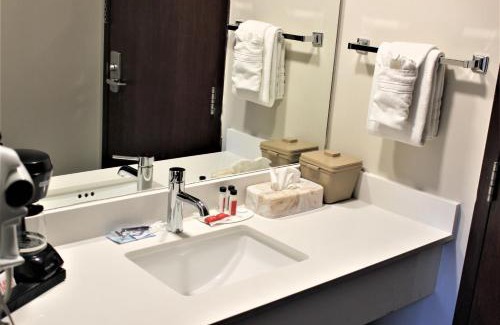 Fox Creek Hotel | Super 8 by Wyndham Fox Creek