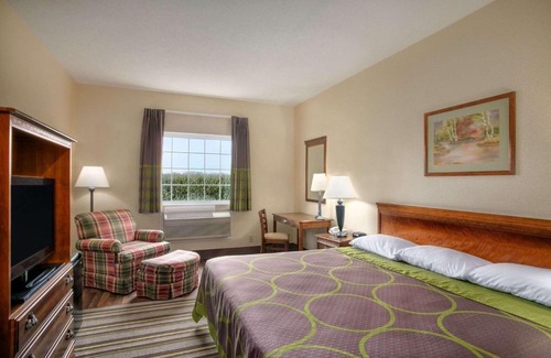 Grayville Hotel | Super 8 by Wyndham Grayville