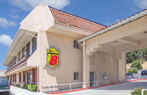 Hayward Hotel | Super 8 by Wyndham Hayward Downtown