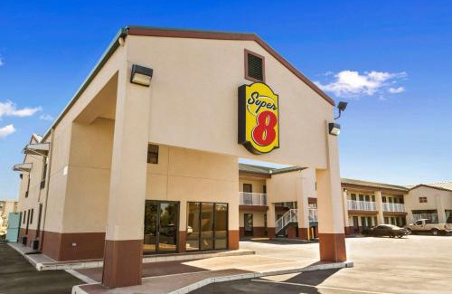 Hattiesburg Hotel | Super 8 by Wyndham Hattiesburg North - University Area
