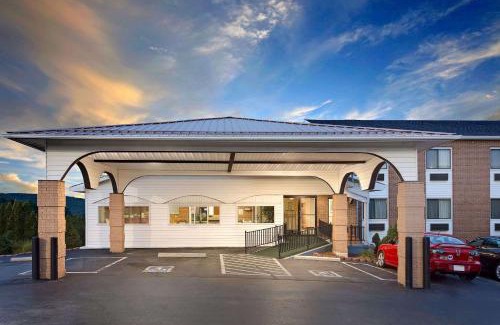 Hillsville Hotel | Super 8 by Wyndham Hillsville