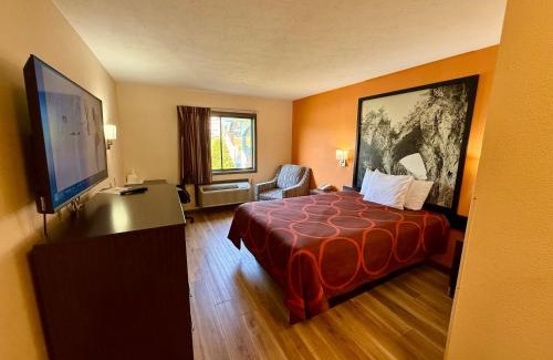 Hillsville Hotel | Super 8 by Wyndham Hillsville