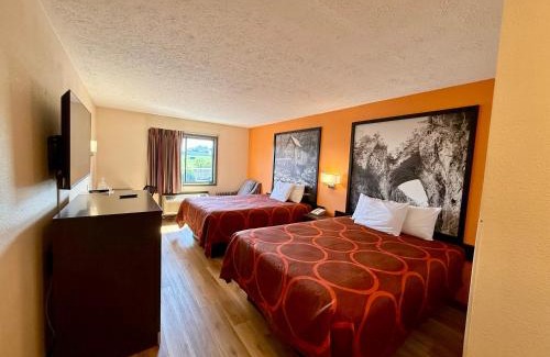 Hillsville Hotel | Super 8 by Wyndham Hillsville