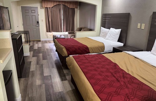 Greater Belhaven Hotel | Super 8 by Wyndham Jackson MS Near the Fairgrounds