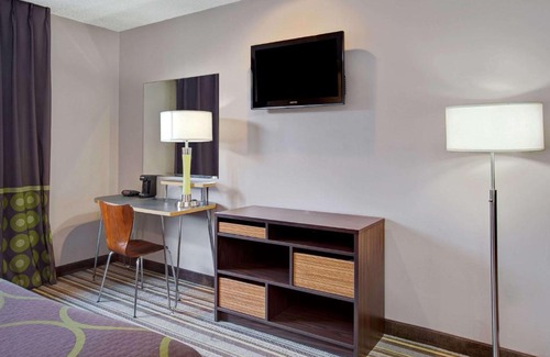 Rochdale Hotel | Super 8 by Wyndham Jamaica North Conduit