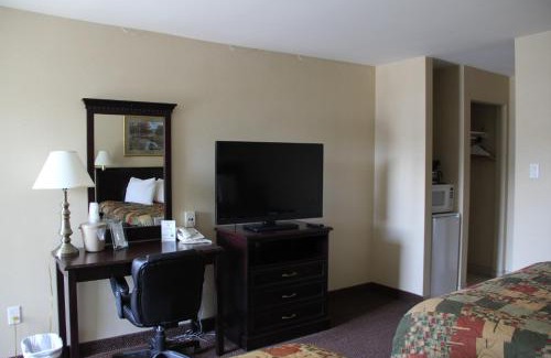 Kingston Hotel | Super 8 by Wyndham Kingston