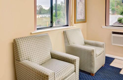 Laurel Hotel | Super 8 by Wyndham Laurel