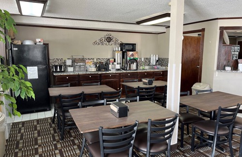 Lexington Hotel | Super 8 by Wyndham Lexington