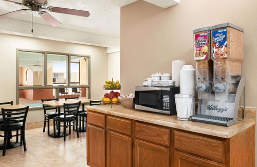 Liberal Hotel | Super 8 by Wyndham Liberal KS