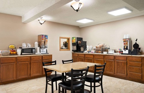 Liberal Hotel | Super 8 by Wyndham Liberal KS