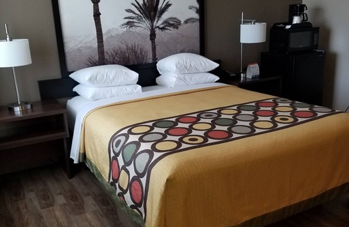 Culver - West Hotel | Super 8 by Wyndham Los Angeles-Culver City Area