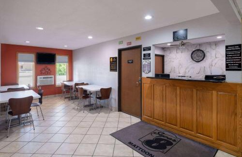 Mattoon Hotel | Super 8 by Wyndham Mattoon
