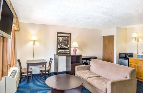 Mesa Hotel | Super 8 by Wyndham - Mesa/Gilbert