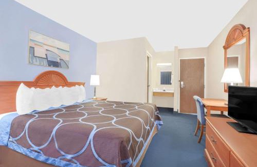 Scotchtown Hotel | Super 8 by Wyndham Middletown