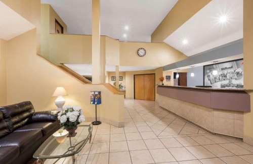 Midland Hotel | Super 8 by Wyndham Midland