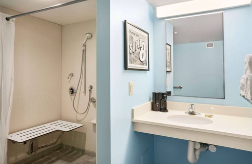 Mount Laurel Hotel | Super 8 by Wyndham Mount Laurel
