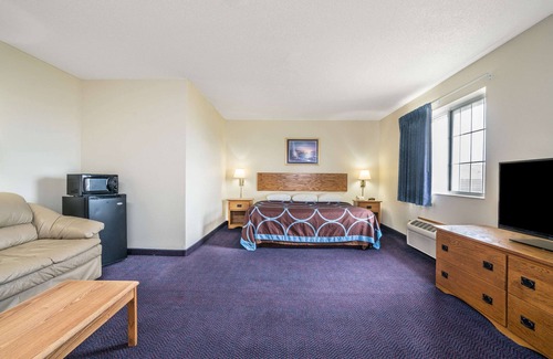 Neillsville Hotel | Super 8 by Wyndham Neillsville WI