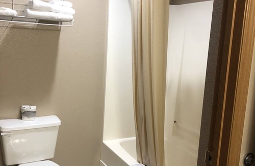 Neosho Hotel | Super 8 by Wyndham Neosho
