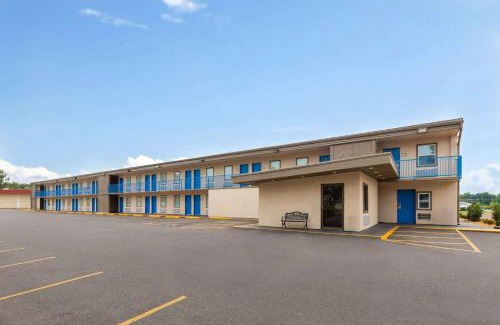 Paducah Hotel | Super 8 by Wyndham Paducah I-24 Exit 4