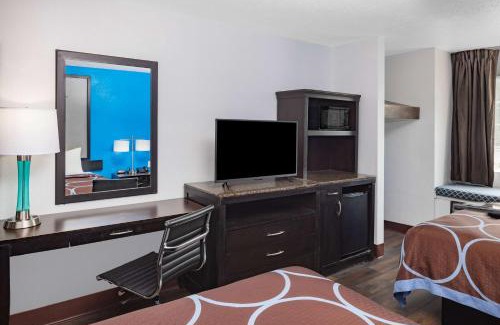 Northwest Pensacola Hotel | Super 8 by Wyndham Pensacola