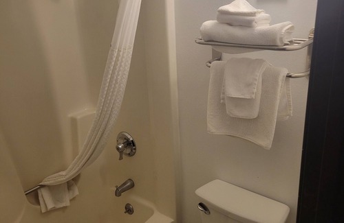 Portage Hotel | Super 8 by Wyndham Portage