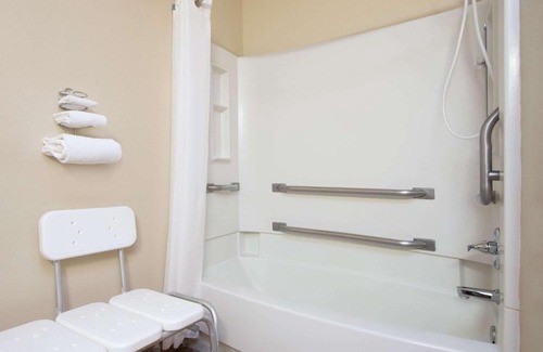 Portales Hotel | Super 8 by Wyndham Portales
