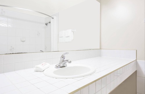 Quesnel Hotel | Super 8 by Wyndham Quesnel BC