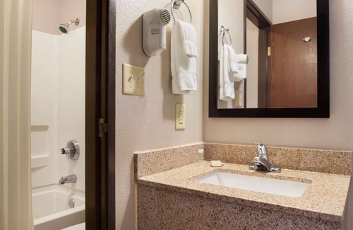 Rantoul Hotel | Super 8 by Wyndham Rantoul