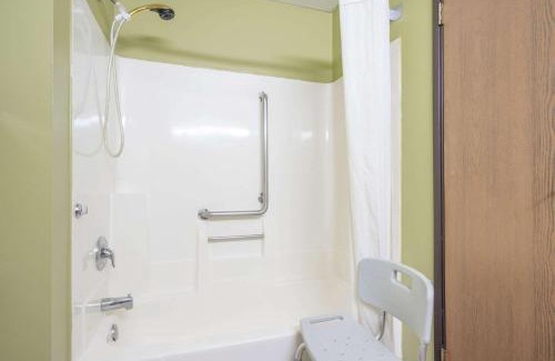 Red Wing Hotel | Super 8 by Wyndham Red Wing