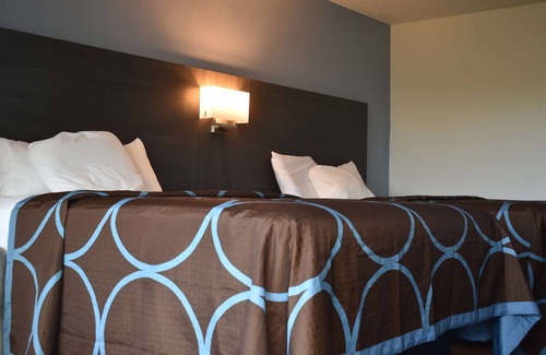 Riverside Hotel | Super 8 by Wyndham Riverside AL