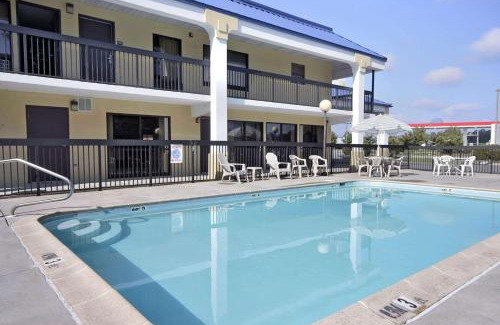 Ruther Glen Hotel | Super 8 by Wyndham Ruther Glen Kings Dominion Area