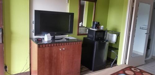 Ruther Glen Hotel | Super 8 by Wyndham Ruther Glen Kings Dominion Area