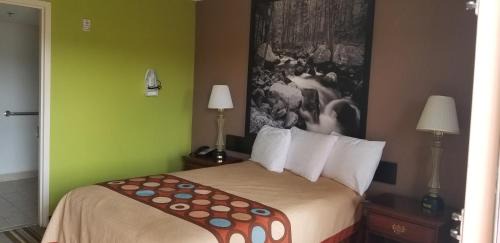Ruther Glen Hotel | Super 8 by Wyndham Ruther Glen Kings Dominion Area