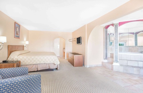 San Angelo Hotel | Super 8 by Wyndham San Angelo
