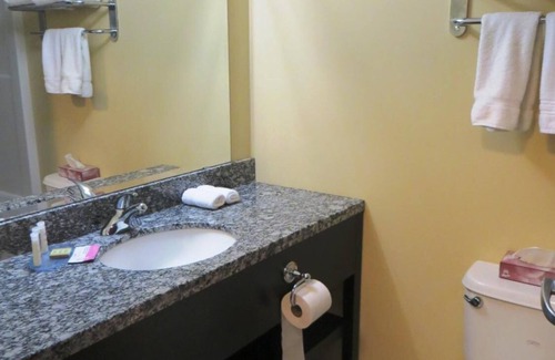 Saskatoon Downtown Hotel | Super 8 by Wyndham Saskatoon Near Downtown