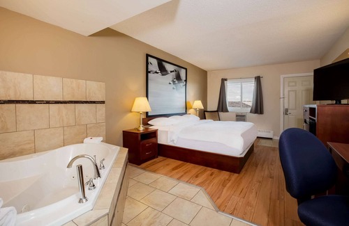 Smoky Lake Hotel | Super 8 by Wyndham Smoky Lake