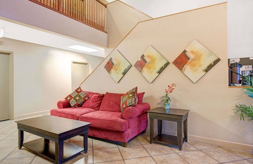 Airport Township Hotel | Super 8 by Wyndham St. Louis Airport