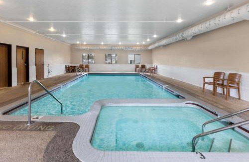 St Ignace Hotel | Super 8 by Wyndham St. Ignace