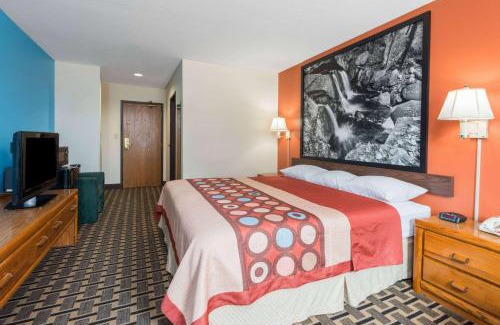 Staunton Hotel | Super 8 by Wyndham Staunton