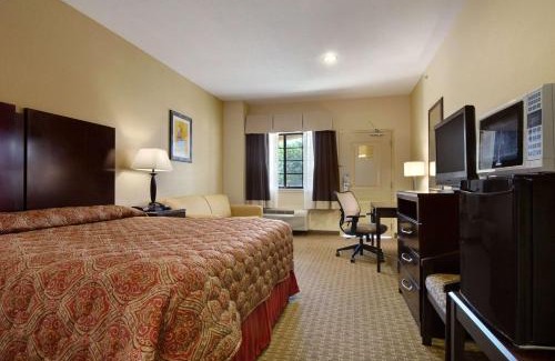 Stephenville Hotel | Super 8 by Wyndham Stephenville