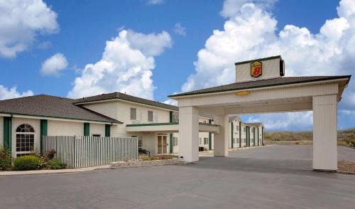 Battle Mountain Hotel | Super 8 by Wyndham Battle Mountain
