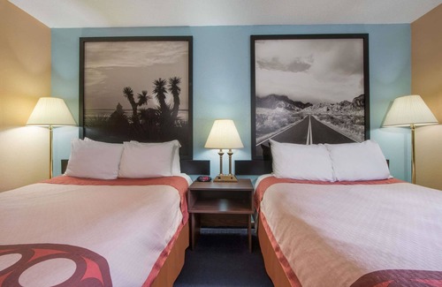College Station Hotel | Super 8 by Wyndham College Station