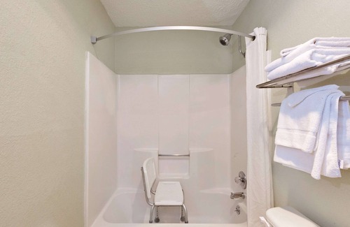 Northwest Corpus Christi Hotel | Super 8 by Wyndham Corpus Christi Northwest