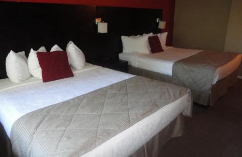 Central Okanagan Hotel | Super 8 by Wyndham West Kelowna BC