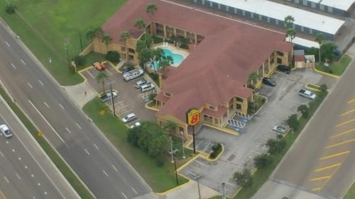 Weslaco Hotel | Super 8 by Wyndham Weslaco