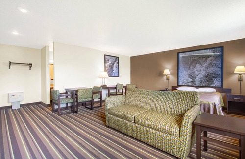 Weston Hotel | Super 8 by Wyndham Weston WV