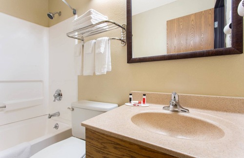 Weston Hotel | Super 8 by Wyndham Weston WV