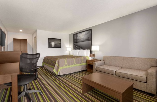 Windsor Hotel | Super 8 by Wyndham Windsor/Dougall